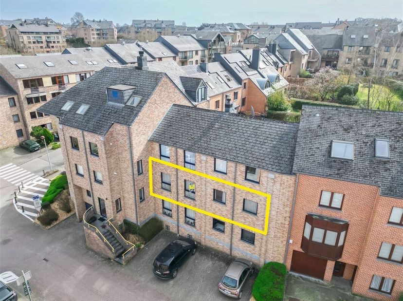 AVIS AUX INVESTISSEURS &lt;br /&gt;
APPARTEMENT 125 M² BÂTIS - 2 CHAMBRES - TERRASSE - QUARTIER DES BRUYÈRES - PEB B - PARKING PRIVATIF - ELECTRICITE CONFOR