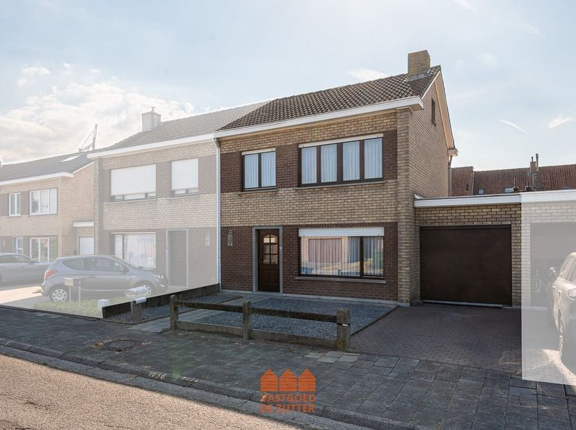 Deze woning bevindt zich in een rustige en kindvriendelijke buurt, op wandelafstand van verschillende faciliteiten zoals scholen, winkels...&lt;br /&gt;
Dan