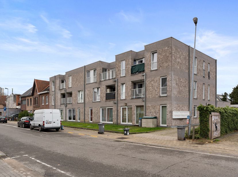 Recent gebouwd en energiezuinig appartement met 1 slaapkamer, gelegen in een rustige omgeving.&lt;br /&gt;
Geniet van huurzekerheid via het Sociaal Woningfo