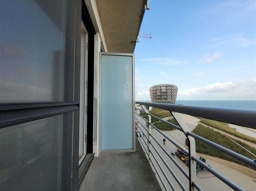 Appartement moderne d&#039;une chambre à coucher avec une vue imprenable sur le casino et la digue.&lt;br /&gt;
Le studio est situé dans le centre de Middelkerke