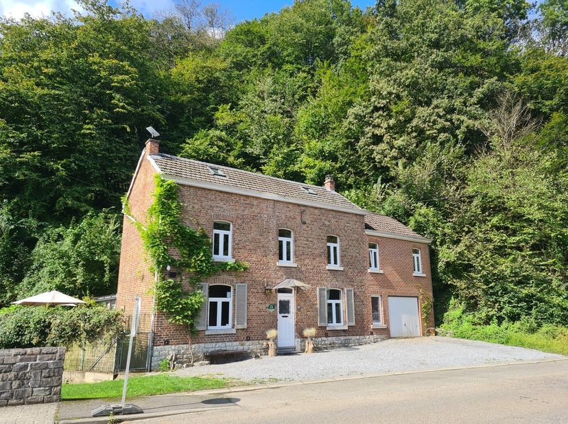 Dit karaktervolle huis combineert ruimte en comfort en is vijf jaar geleden volledig gerenoveerd. Wil je het pand als toeristische accommodatie gebrui