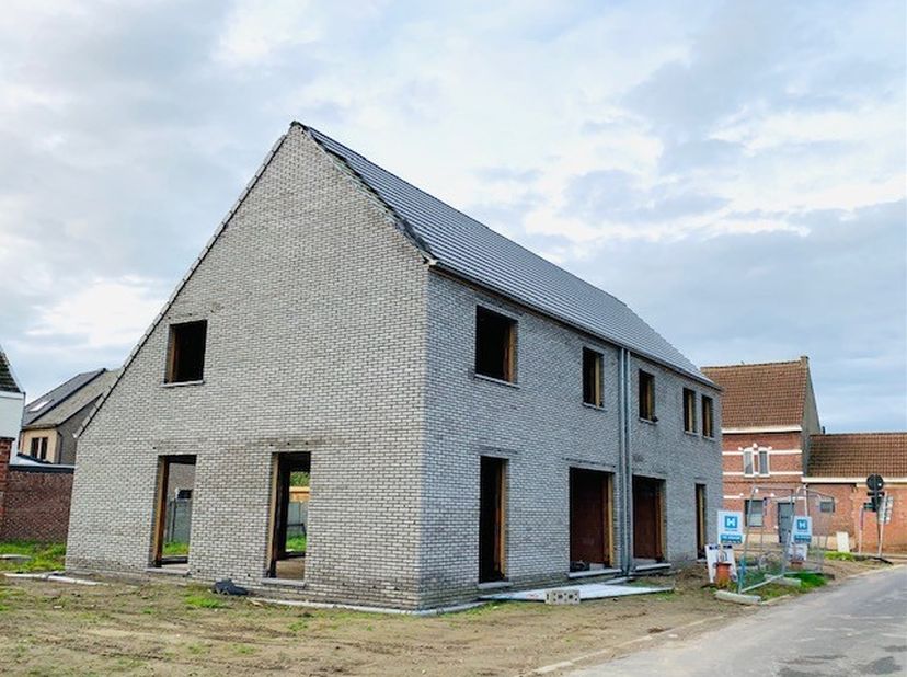 Huis te koop
                    in 9300 Nieuwerkerken