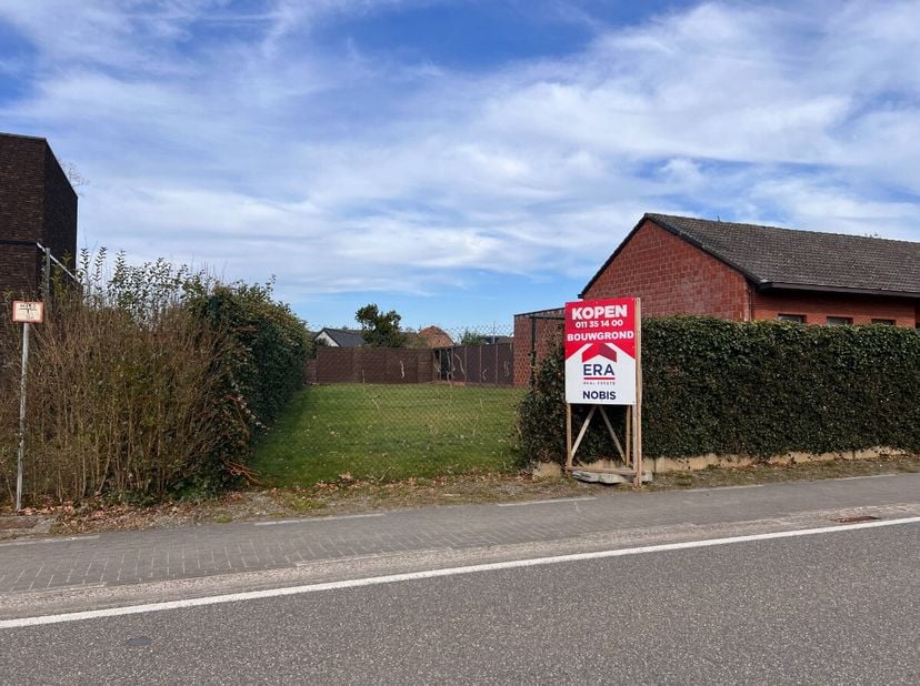 Bouwgrond voor open bebouwing op een perceel van 4a en 03ca met gunstige ligging in Zonhoven.Voor meer informatie ga naar https://www.era.be/nl/te-koo