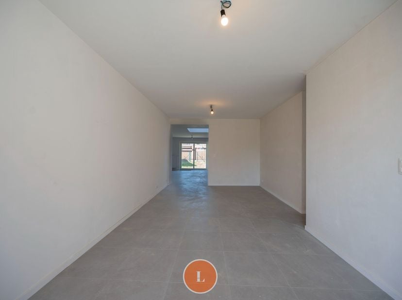 Te koop: Recent gerenoveerde woning in het centrum van Menen&lt;br /&gt;
&lt;br /&gt;
Ontdek deze centraal gelegen, energiezuinige woning in Menen, op wandelafsta