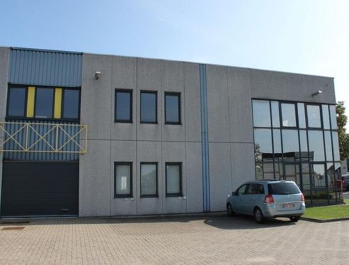                                         Bâtiment d’entreprise à louer à Zellik, € 2.841,67
