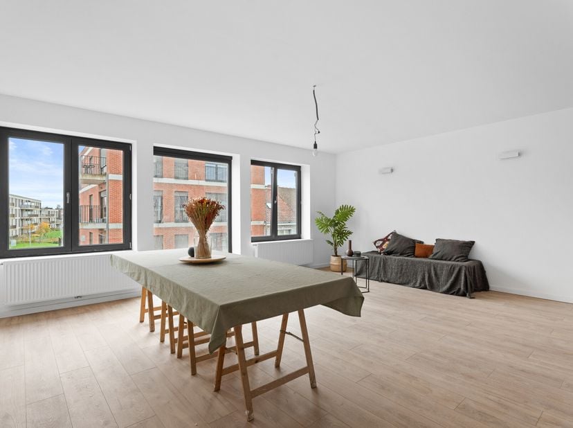 Instapklaar nieuwbouwappartement met 2 ruime slaapkamers en zonnig terras  EPC A&lt;br /&gt;
VRAAGPRIJS: euro 210 000 excl. 21% BTW&lt;br /&gt;
Op zoek naar een m