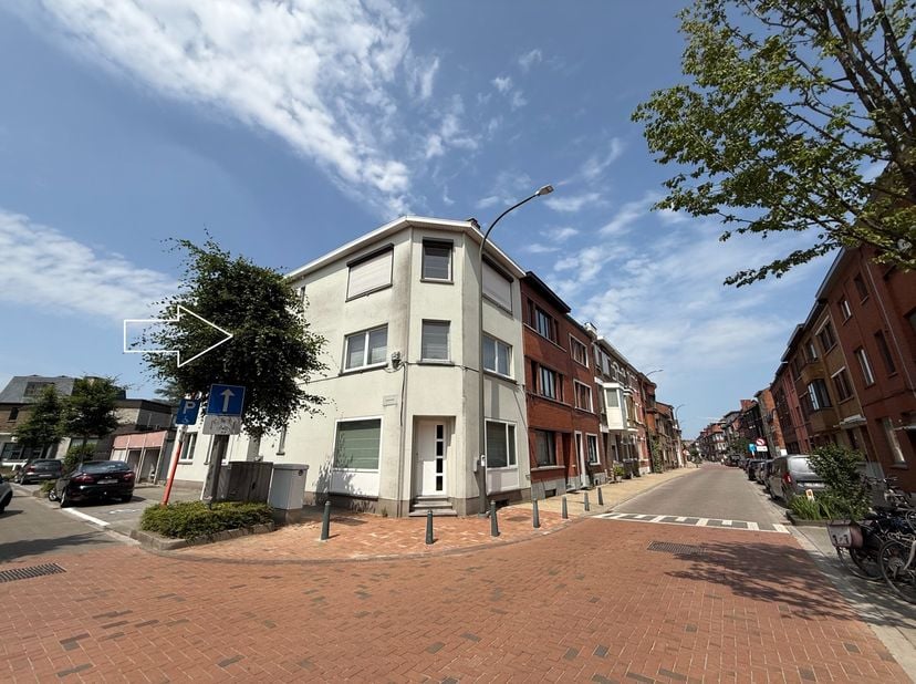 Prachtig appartement met 3 slaapkamers, terras en autostaanplaats op wandelafstand van het centrum van Hasselt. &lt;br /&gt;
&lt;br /&gt;
Indeling appartement:&lt;br