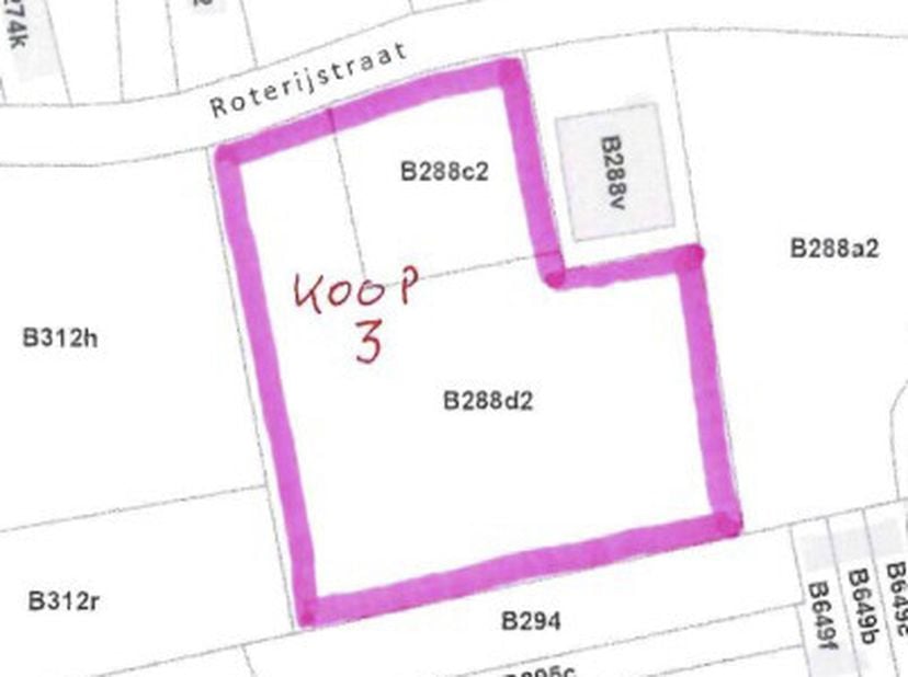 RUIM PERCEEL LANDBOUWGROND -  &lt;br /&gt;
 &lt;br /&gt;
Gemeente Wielsbeke, 3e afd. St-Baafs-Vijve, ruim perceel landbouwgr, gelegen a/d Roterijstraat, kad. sect