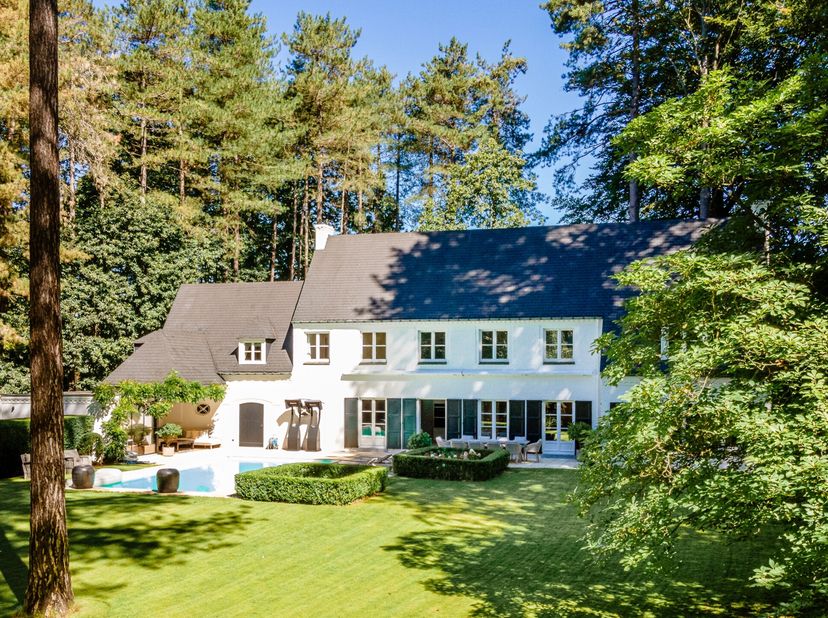 Aan de rand van de golfbaan 7 Fontaines, prachtige, charmante villa, gerenoveerd in 2021, met een beboste tuin op het zuidwesten (zeer privé, vlak per