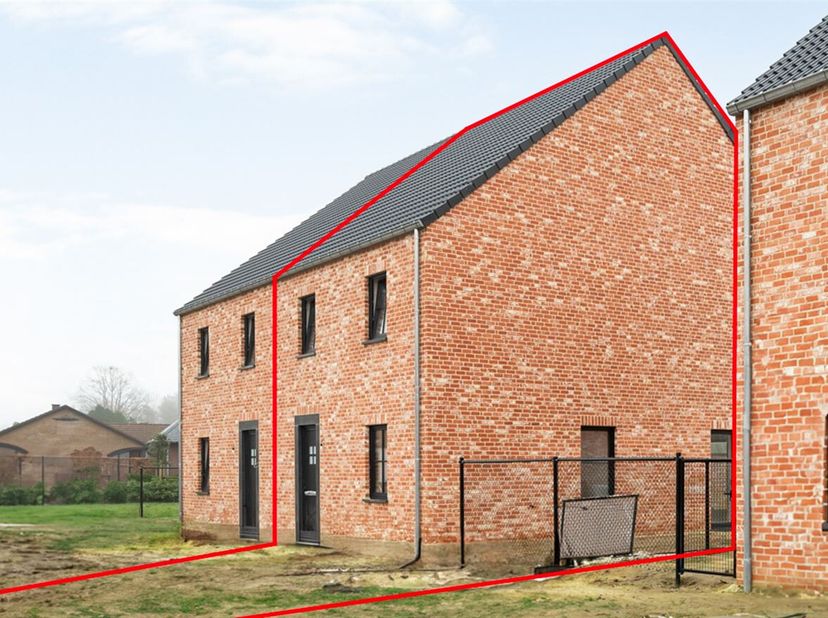 Openhuizendag 10/05/2025 11u00-12u00. Ligging: De nieuwbouwwoning bevindt zich net buiten de stad, in een rustige, landelijke omgeving, op korte afsta