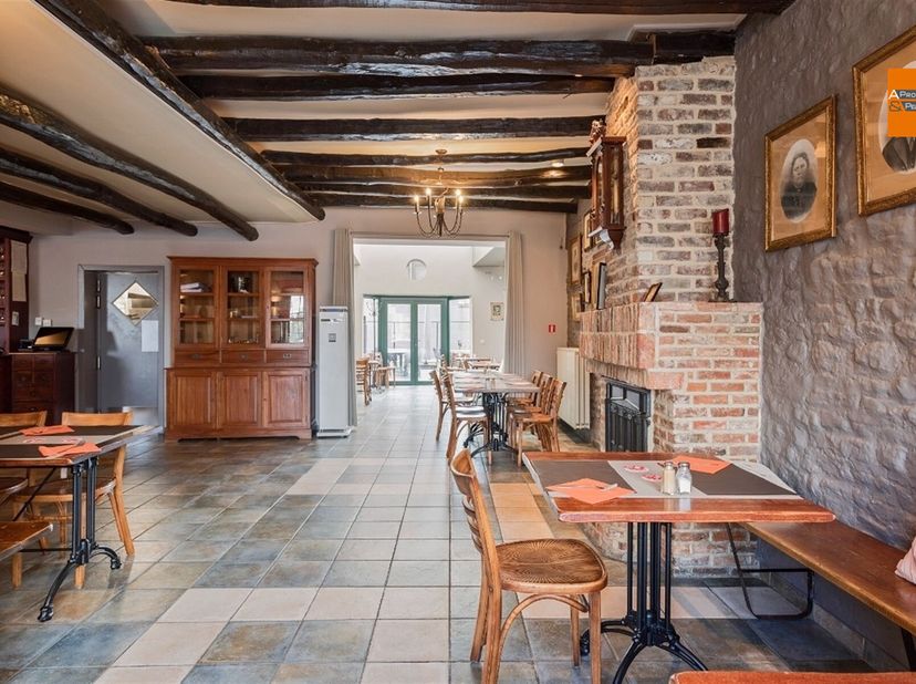 Un restaurant bien géré avec un appartement de 4 chambres à coucher prêt à l&#039;emploi !&lt;br /&gt;
&#039;t Kraaienest est un restaurant proposant un cadre rustiqu