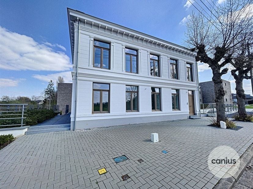 GLVL APP MET RUIM TERRAS + 2 AUTOSTAANPLAATSEN&lt;br /&gt;
Residentie Lindepark vinden we terug in Tongeren op de Bilzersteenweg ter hoogte van nummer 179.
