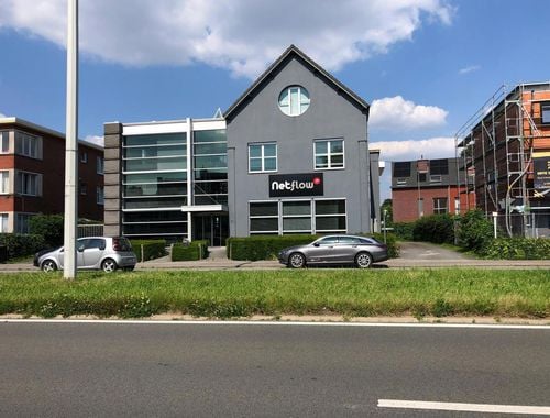                                         Bureaux à vendre à Edegem, € 1.375.000

