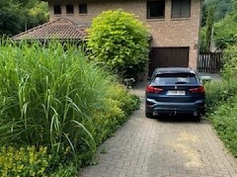 Unieke villa op toplocatie,&lt;br /&gt;
Dank zij de rustige ligging in een doodlopend straatje geniet u hier van rust en natuur.&lt;br /&gt;
indeling:gelijkvloers