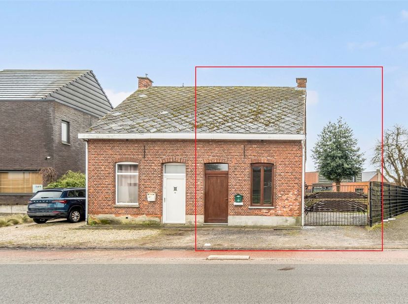 Te renoveren HOB met veel potentieel op 2a45ca&lt;br /&gt;
Ligging:&lt;br /&gt;
Deze halfopen bebouwing ligt in het gehucht Lutlommel, te Lommel. met een vlotte v