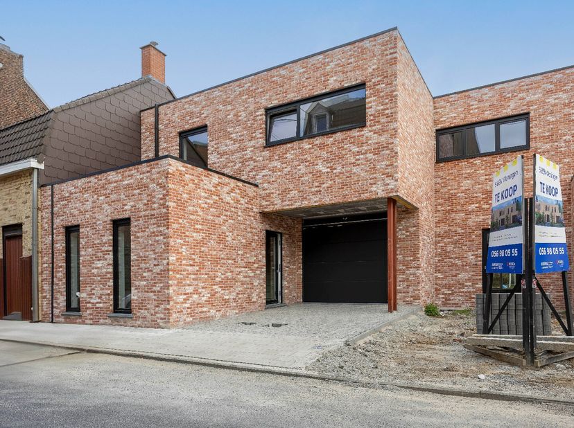 Huis te koop
                    in 8580 Avelgem