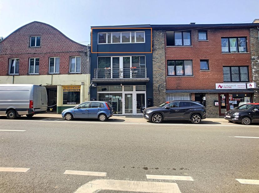 2ième ETAGE de ± 120m² avec ascenseur sans extérieur :&lt;br /&gt;
- Hall d&#039;entrée sur carrelage avec wc indépendant,&lt;br /&gt;
- Séjour de ±50m² sur carrelage