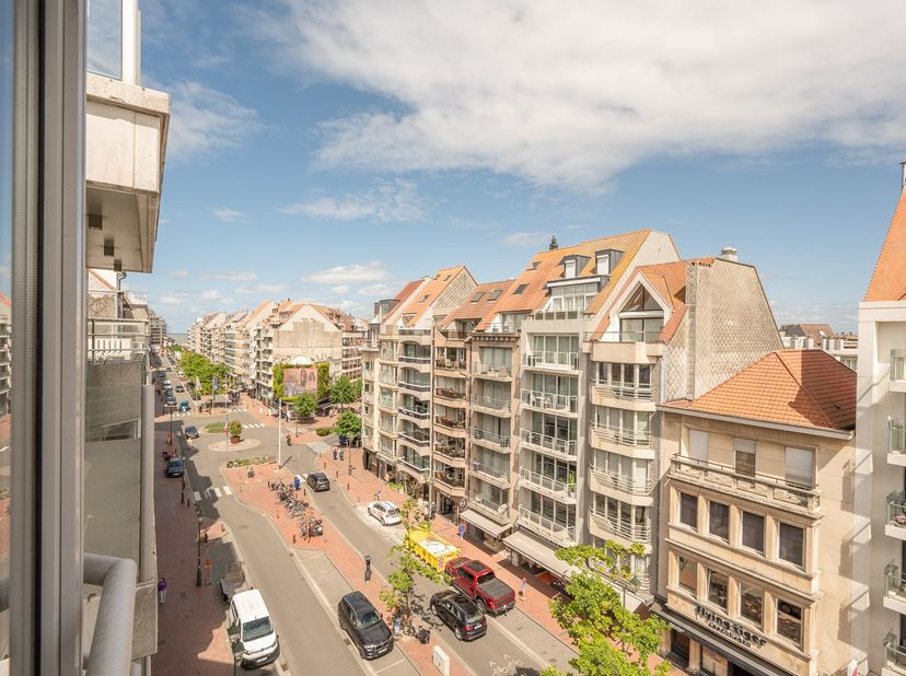 Appartement entièrement rénové et prêt à emménager avec 3 chambres dans un emplacement privilégié à Knokke&lt;br /&gt;
Découvrez cet appartement rénové avec