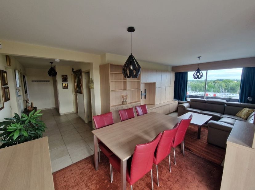 Dendermonde, Krijgshof I bus 53 (6e verdieping).&lt;br /&gt;
Gerenoveerd lichtrijk hoekappartement met 1 slaapkamers en ruim zonneterras. Uitzonderlijk uitz