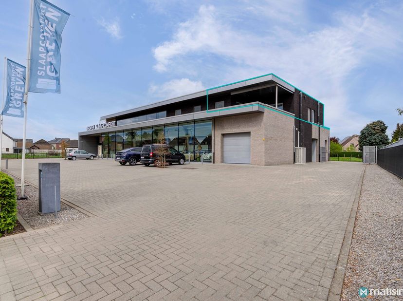 INSTAPKLAAR APPARTEMENT MET TWEE SLAAPKAMERS, 2 TERRASSEN EN PARKING TE BILZEN&lt;br /&gt;
&lt;br /&gt;
Dit instapklare appartement vinden we terug aan de Maastri