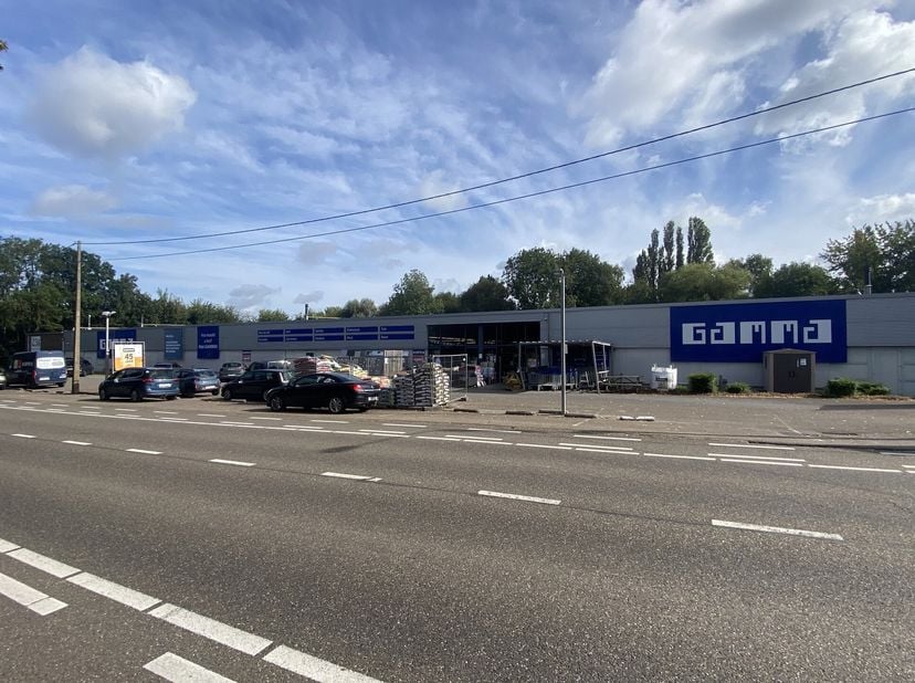 Bien professionnel à vendre
                    à 3700 Vreren