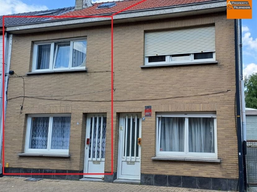 Kleine woning met 2 slaapkamers en aangename tuin.&lt;br /&gt;
Zeer goed gelegen in een rustige straat en op wandelafstand van het centrum (500 m van het Ke