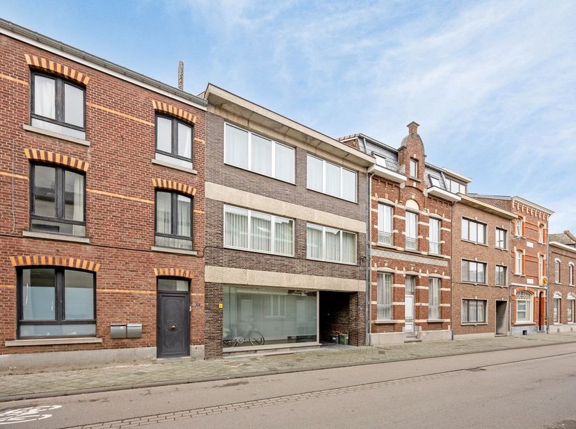 Bien professionnel à vendre
                    à 3740 Bilzen