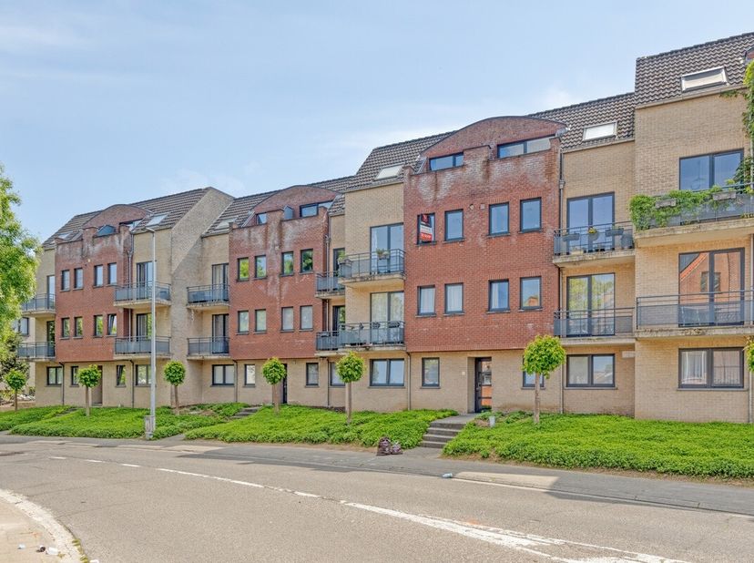 Op wandelafstand van Gasthuisberg, het historisch centrum van Leuven en vlakbij alle belangrijke invalswegen, zijn wij verheugd dit ruim en instapklaa