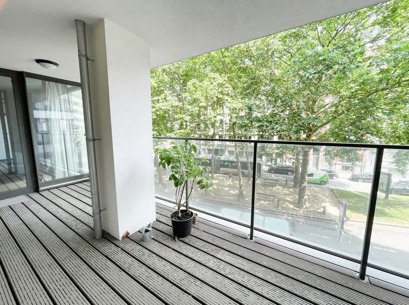 En Exclusivité  Victoire Junot vous propose dans le quartier européen, idéalement situé à proximité du rond-point Schuman et des commerces dans un imm