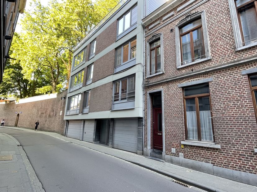 Moderne, mooi afgewerkte studio van 30 m², op de derde verdieping van een kleinschalige residentie, gelegen in het centrum van Leuven.Gelegen in een a