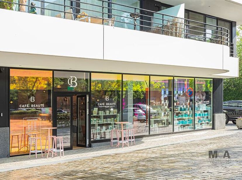 Te huur: stijlvol handelspand op toplocatie Zuidzicht  waar succesverhalen vorm krijgen&lt;br /&gt;
Te huur wegens verhuis naar de binnenstad, tevens een re