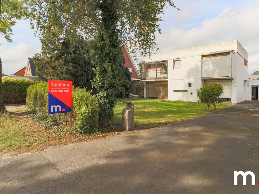 Maison à vendre
                    à 8551 Heestert