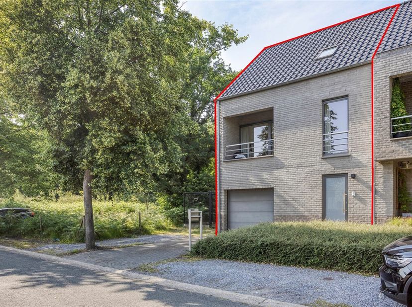 Maison bel-etage prête à déménager avec garage, grande terrasse et vue sur la verdure à Zonhoven !&lt;br /&gt;
Cette maison moderne à Zonhoven est entièreme