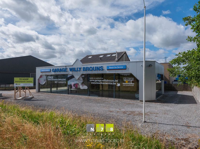 BEDRIJFSPAND BESTAANDE UIT WERKPLAATS, TOONZAAL, KANTOREN EN BOVENLIGGEND APPARTEMENT OP EEN PERCEEL VAN 33A40CA TE KINROOI.&lt;br /&gt;
TROEVEN&lt;br /&gt;
- Ide