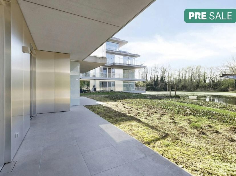 Dit appartement is uitgerust met kwalitatieve materialen en ruim zonneterras.  Vlakbij uitvalswegen en het centrum van Roeselare&lt;br /&gt;
Beschrijving&lt;br