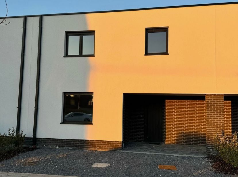 Exclusieve nieuwbouwwoning in een doodlopende wijk!&lt;br /&gt;
&lt;br /&gt;
In de pittoreske deelgemeente Vreren, dichtbij Tongeren, ligt deze prachtige gesloten