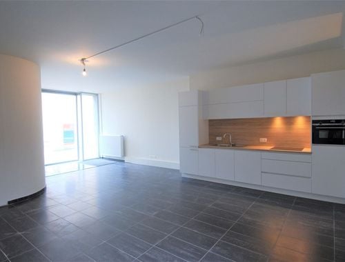                                         Gelijkvloers app. te huur in Maaseik, € 775
