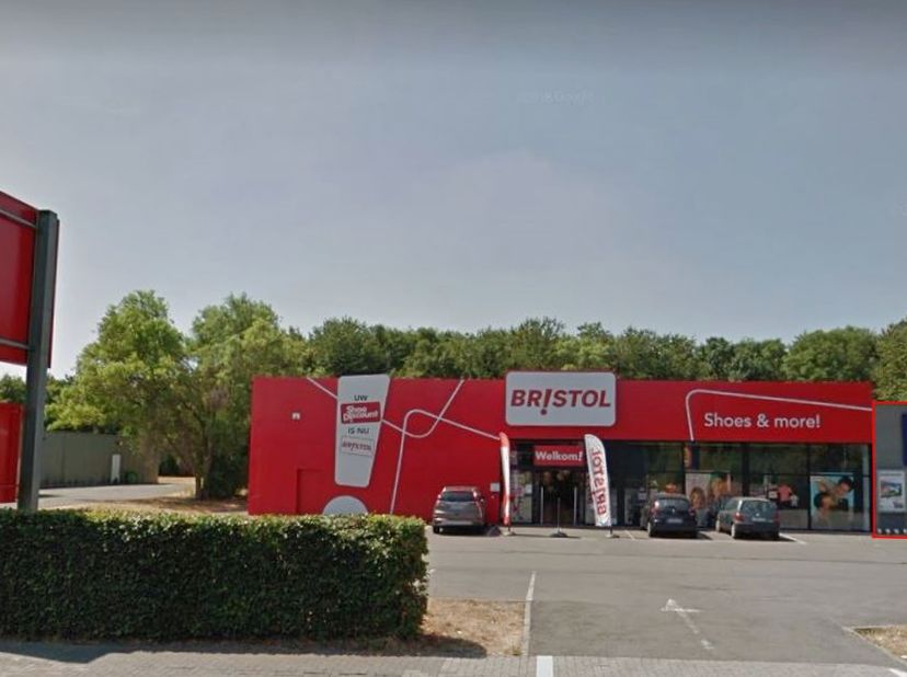 Investeringseigendom te koop, gelegen op een zeer goede locatie, vlakbij het centrum en op een steenworp van de op-en afrit van de E34 (Zelzate-Oost).