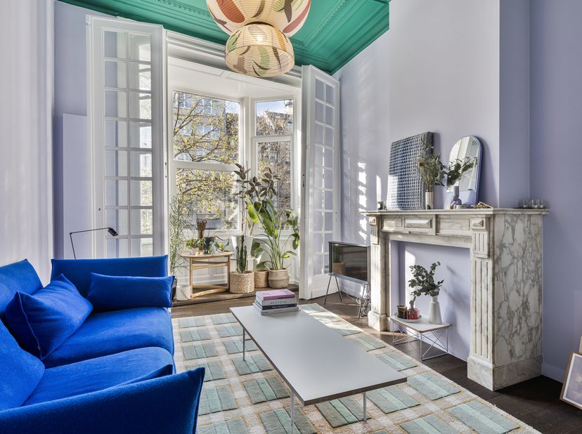 Dit unieke duplex-appartement van 155m² gekenmerkt door een kleurrijke en trendy stijl is gelegen op een toplocatie in de groene gemeente Jette. Dit k