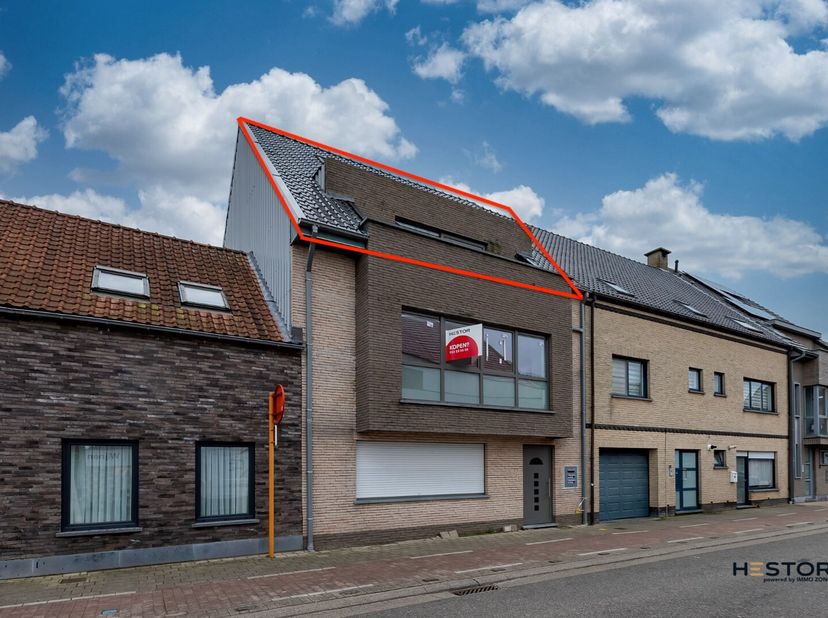 Bent u op zoek naar een instapklaar nieuwbouwappartement dat u naar eigen smaak kunt afwerken? Dan is dit duplex appartement een ideale kans!&lt;br /&gt;
Di