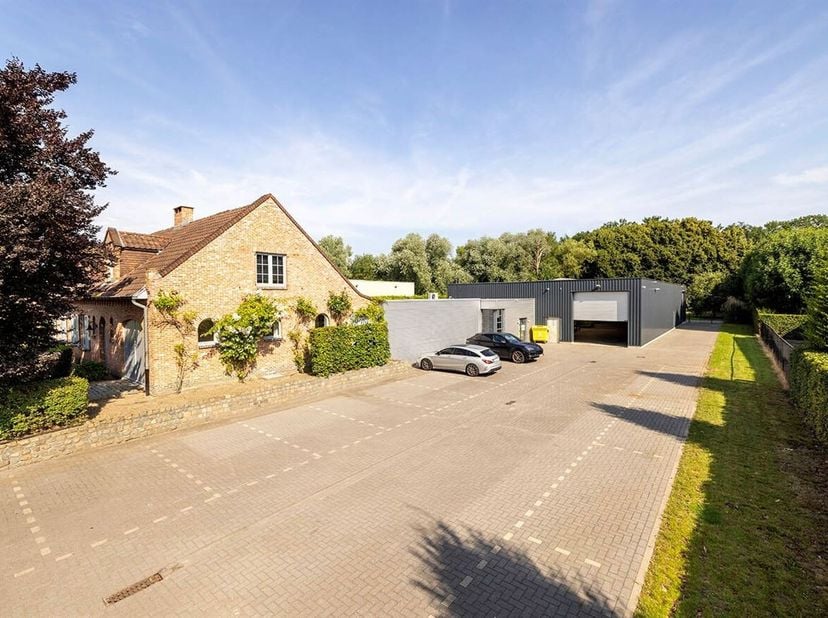 Bedrijfsvastgoed te koop
                    in 2200 Herentals