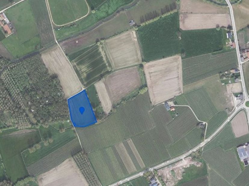 Deze landbouwgrond is bereikbaar via de Donkelstraat in Ransberg-Kortenaken en/of via de Hanenstraat in Kersbeek-Miskom.&lt;br /&gt;
Gelegen in agrarisch ge