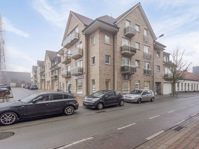 Ondergrondse staanplaats te koop in centrum Waregem.&lt;br /&gt;
Station, scholen en het centrum is op wandelafstand bereikbaar.