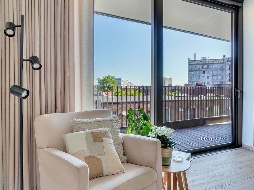 Dit 2 slaapkamer appartement is gelegen in het nieuwbouwproject ‘Terrasselt&#039; in hartje Hasselt. Met een ligging midden in het bruisende centrum van Ha