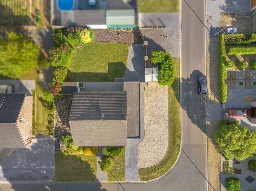 GELIJKVLOERSE OPEN BEBOUWING OP EEN KNAP PERCEEL IN SINT-TRUIDEN&lt;br /&gt;
We vinden deze charmante gelijkvloerse woning terug in de Guvelingen ter hoogte