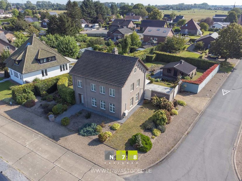 CHARMANTE VRIJSTAANDE WONING MET 3 SLAAPKAMERS OP EEN PERCEEL VAN 10A80CA TE ELEN&lt;br /&gt;
ADRES&lt;br /&gt;
- Mortelveldstraat 18D, 3650 Dilsen-Stokkem.&lt;br /&gt;