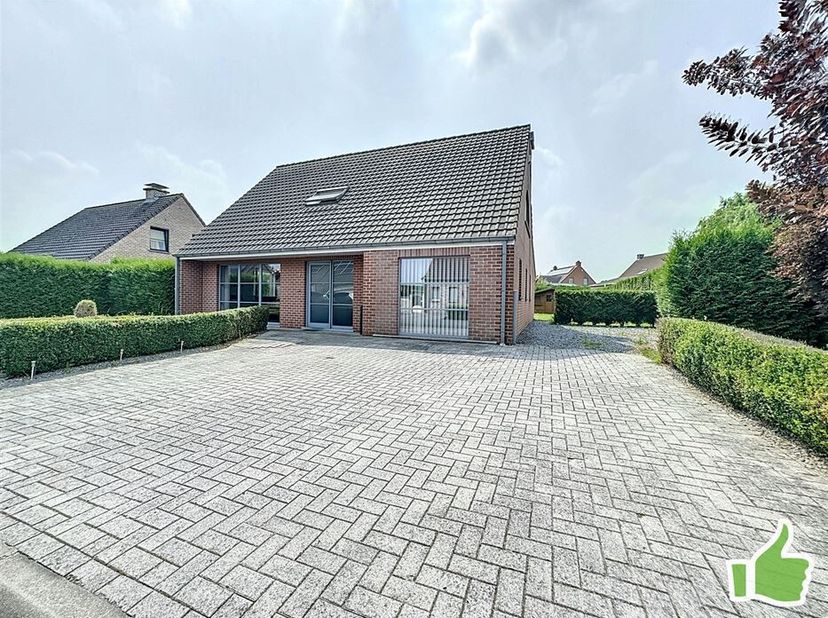 Magnifique villa idéalement située dans un clos résidentiel et agréable, dans un cadre tranquille et bucolique.&lt;br /&gt;
Habitation soignée dans un état