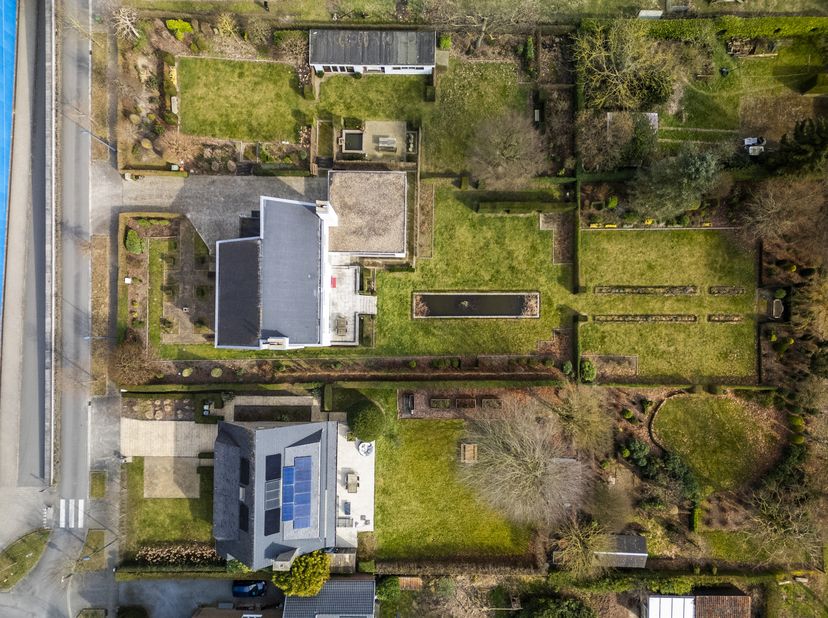 Près de la gare de Drongen, vous trouverez ce sublime terrain à projet. Grâce à sa superficie généreuse, ce terrain vous offre la liberté de créer une