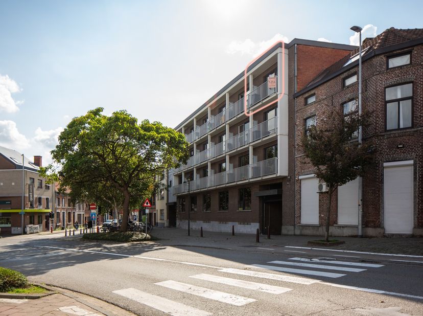 Deze studio is gelegen in de Leuvense binnenstad en werd in 2024 opgefrist. &lt;br /&gt;
&lt;br /&gt;
De studio bestaat uit een uitgeruste keuken met voldoende op