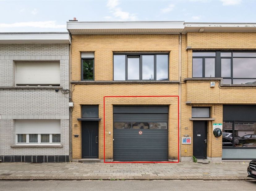 Bien professionnel à vendre
                    à 2100 Deurne